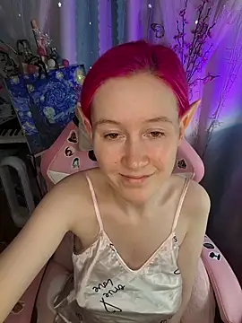 Snapshot of Fuzzy_Unicorn chatting on 06/11/26, 10:45 Fuzzy Unicorn online show from 06/11/26, 10:45