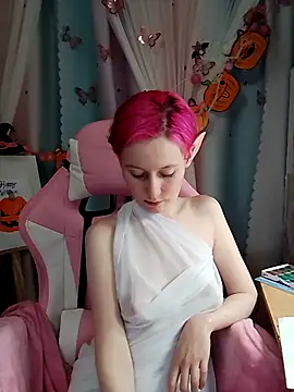 Fuzzy Unicorn online show from 10/31/25, 07:10