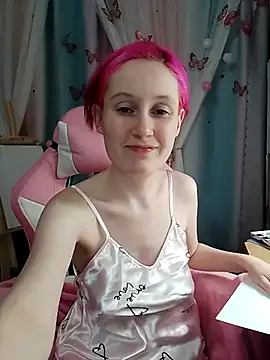 Fuzzy Unicorn online show from 12/01/25, 07:48