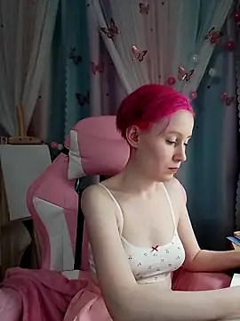 Fuzzy Unicorn online show from 11/17/25, 07:07