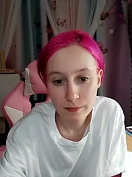 Snapshot of Fuzzy_Unicorn chatting on 10/16/25, 06:49 Fuzzy Unicorn online show from 10/16/25, 06:49