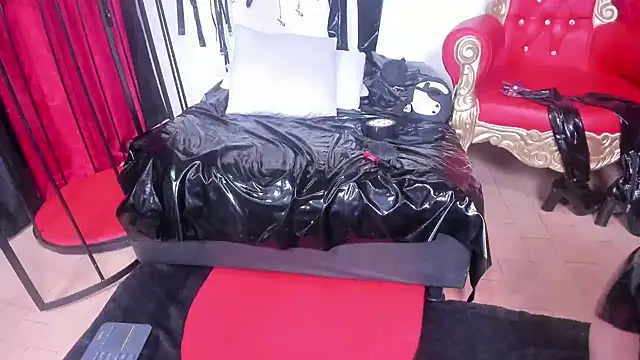 LiliThara online show from 11/28/25, 09:20