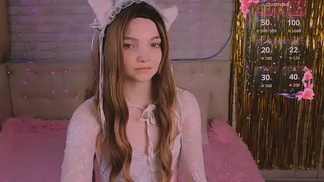 AnimeAlica18 online show from 12/19/25, 02:37