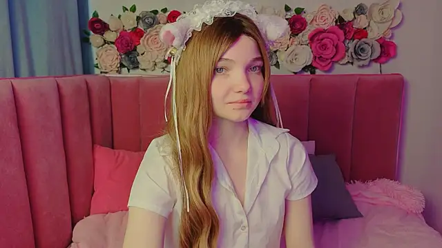 AnimeAlica18 online show from 11/05/25, 02:36