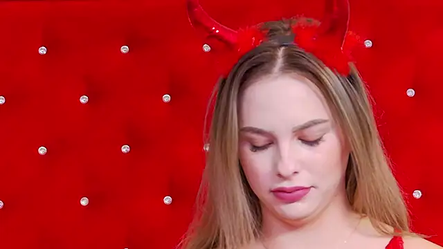 Ellsa Jean  online show from 10/30/25, 03:38