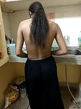 Snapshot of Geeta-satr chatting on 04/15/26, 05:06 Geeta-satr online show from 04/15/26, 05:06