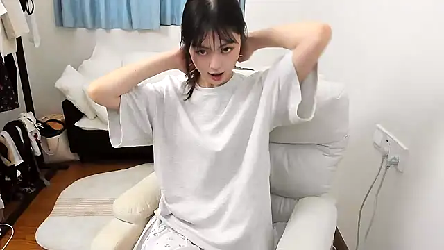 Snapshot of xuannv0000 chatting on 09/12/25, 09:42 xuannv0000 online show from 09/12/25, 09:42