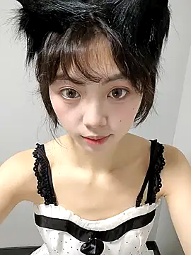 Snapshot of xuannv0000 chatting on 11/01/25, 10:31 xuannv0000 online show from 11/01/25, 10:31