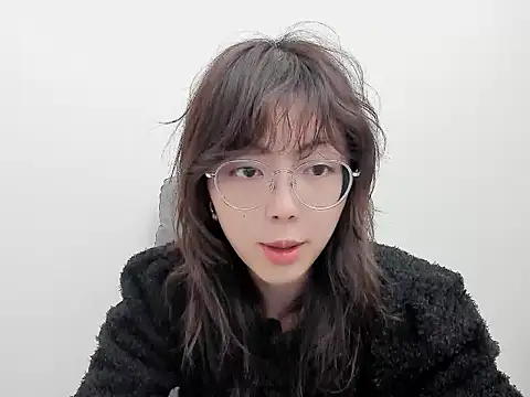 xuannv0000 online show from 11/27/25, 09:21