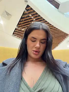 Snapshot of MiraReach chatting on 05/18/26, 03:06 MiraReach online show from 05/18/26, 03:06