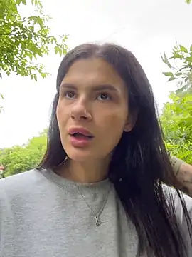 Snapshot of MiraReach chatting on 06/15/26, 03:18 MiraReach online show from 06/15/26, 03:18