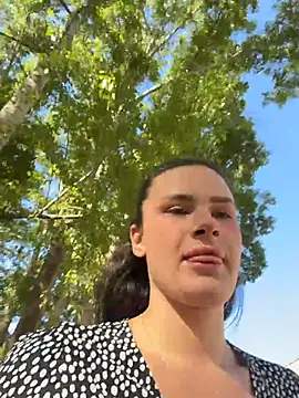 Snapshot of MiraReach chatting on 06/06/26, 02:17 MiraReach online show from 06/06/26, 02:17