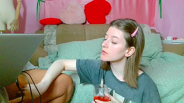 Marinaxmonroe online show from 05/07/26, 03:04