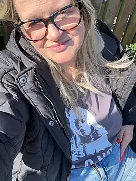 SuzieSub online show from 03/19/26, 11:21