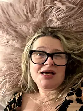 SuzieSub online show from 02/01/26, 01:26