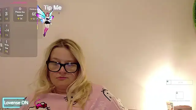 SuzieSub online show from 11/18/25, 08:28