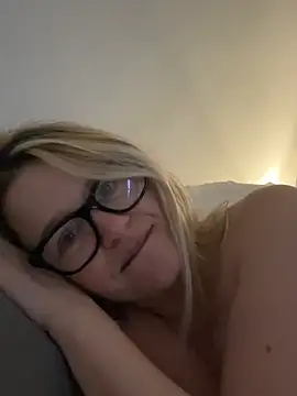 SuzieSub online show from 02/05/26, 09:05