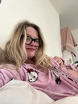 SuzieSub online show from 04/27/26, 08:23