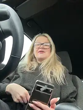 SuzieSub online show from 02/02/26, 01:32