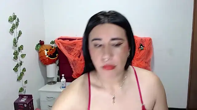 Julieta curvy69 online show from 10/28/25, 12:15