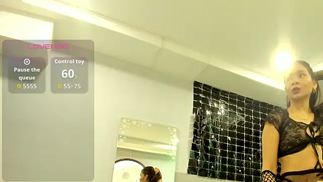 klariz09 online show from 12/18/25, 07:50