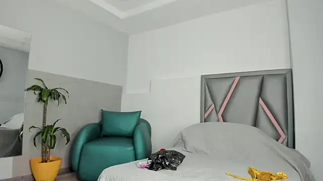 klariz09 online show from 10/02/25, 08:12