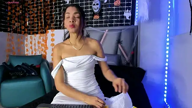 klariz09 online show from 10/25/25, 08:31