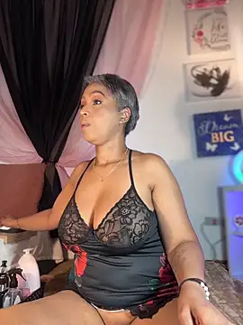 Snapshot of skarlleth_11 chatting on 12/01/25, 03:24 skarlleth 11 online show from 12/01/25, 03:24