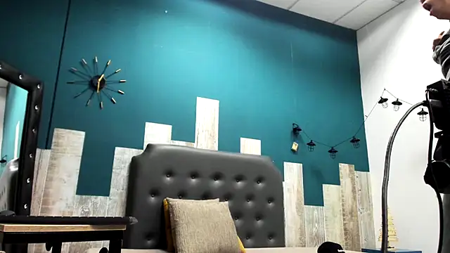 Ian1  online show from 11/23/25, 12:15