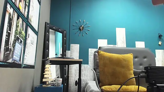 Ian1  online show from 11/26/25, 12:05