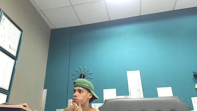 Ian1  online show from 11/30/25, 04:35