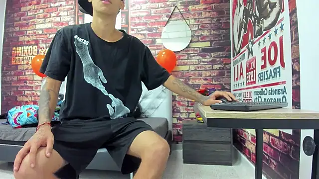 Ian1  online show from 10/24/25, 11:09