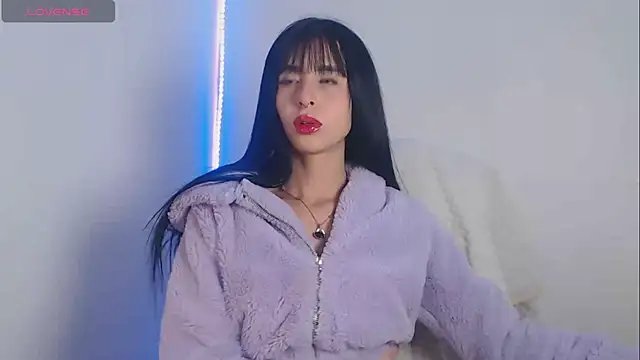 Lia  1 online show from 10/13/25, 11:49