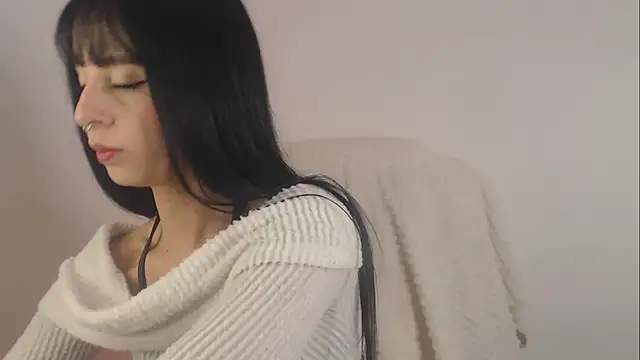 Lia  1 online show from 10/15/25, 10:29