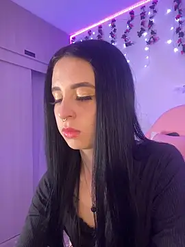 Lia  1 online show from 11/20/25, 08:31