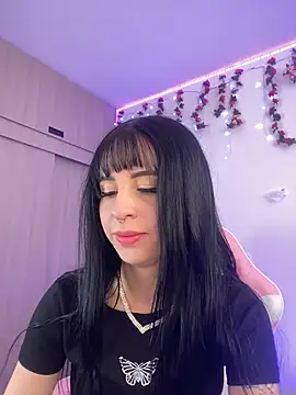 Lia  1 online show from 11/21/25, 06:07