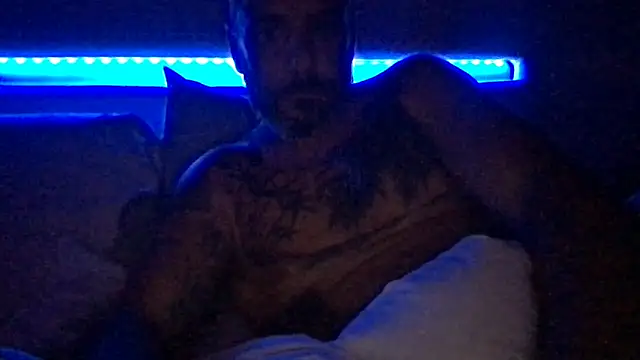 tattedNitalian online show from 11/07/25, 01:54