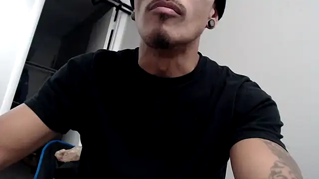 tanjir020 online show from 12/17/25, 10:09