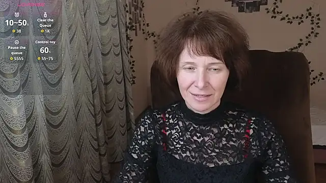 Snapshot of Lia_Tito chatting on 11/11/25, 12:11 Lia Tito online show from 11/11/25, 12:11