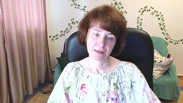Snapshot of Lia_Tito chatting on 06/17/26, 05:51 Lia Tito online show from 06/17/26, 05:51
