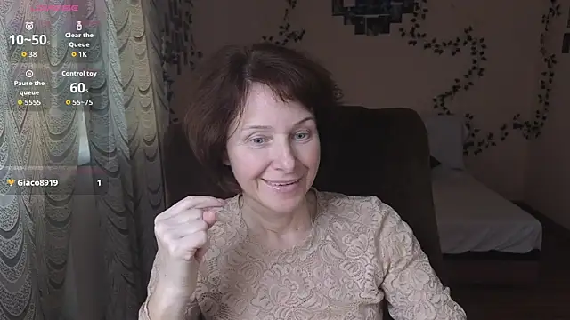 Snapshot of Lia_Tito chatting on 11/03/25, 12:42 Lia Tito online show from 11/03/25, 12:42