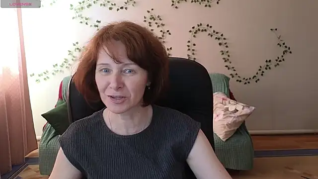 Snapshot of Lia_Tito chatting on 06/10/26, 06:25 Lia Tito online show from 06/10/26, 06:25
