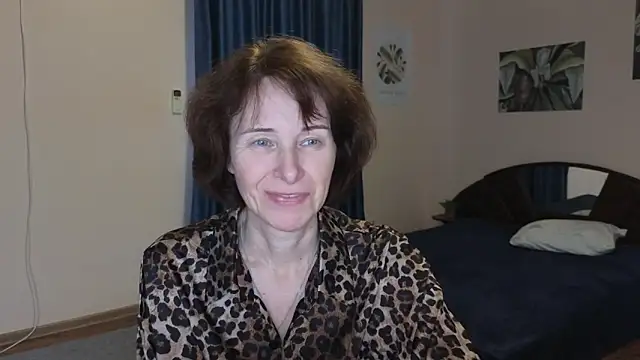 Snapshot of Lia_Tito chatting on 11/22/25, 05:28 Lia Tito online show from 11/22/25, 05:28