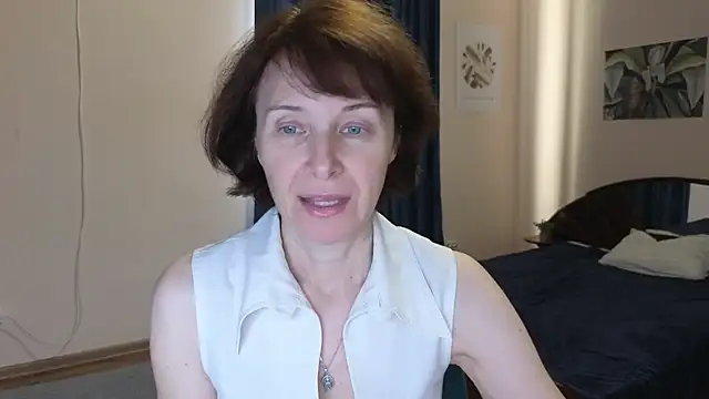 Snapshot of Lia_Tito chatting on 11/30/25, 06:03 Lia Tito online show from 11/30/25, 06:03