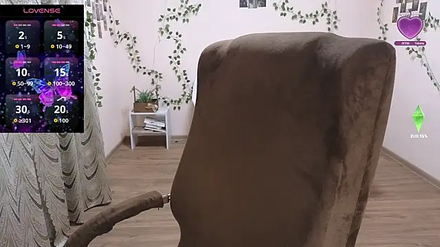 Snapshot of Lia_Tito chatting on 10/20/25, 11:44 Lia Tito online show from 10/20/25, 11:44