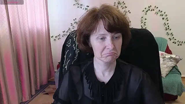 Lia Tito online show from 05/13/26, 07:15
