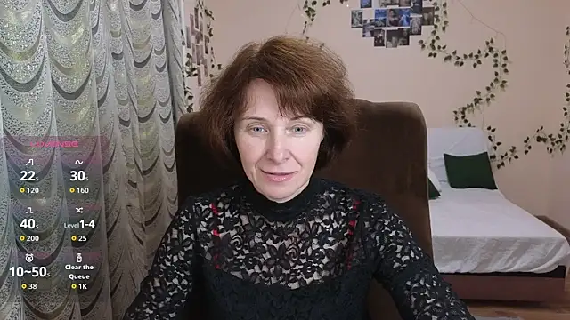 Snapshot of Lia_Tito chatting on 11/25/25, 12:49 Lia Tito online show from 11/25/25, 12:49