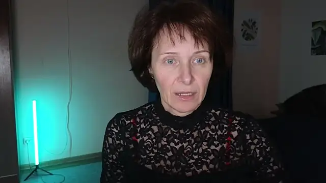 Snapshot of Lia_Tito chatting on 10/28/25, 03:22 Lia Tito online show from 10/28/25, 03:22