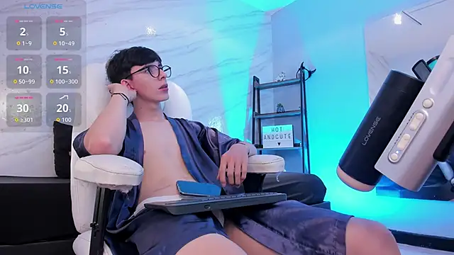 Snapshot of mathias_saenz chatting on 01/15/26, 07:06 mathias saenz online show from 01/15/26, 07:06