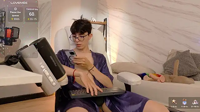 Snapshot of mathias_saenz chatting on 02/27/26, 07:35 mathias saenz online show from 02/27/26, 07:35